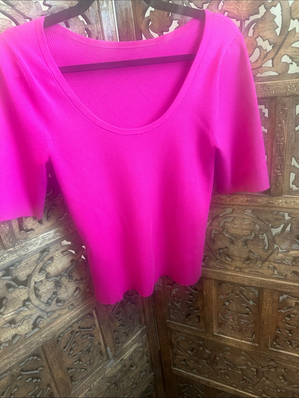 Banana Republic Fuchsia Scoop Neck Short Sleeve Top